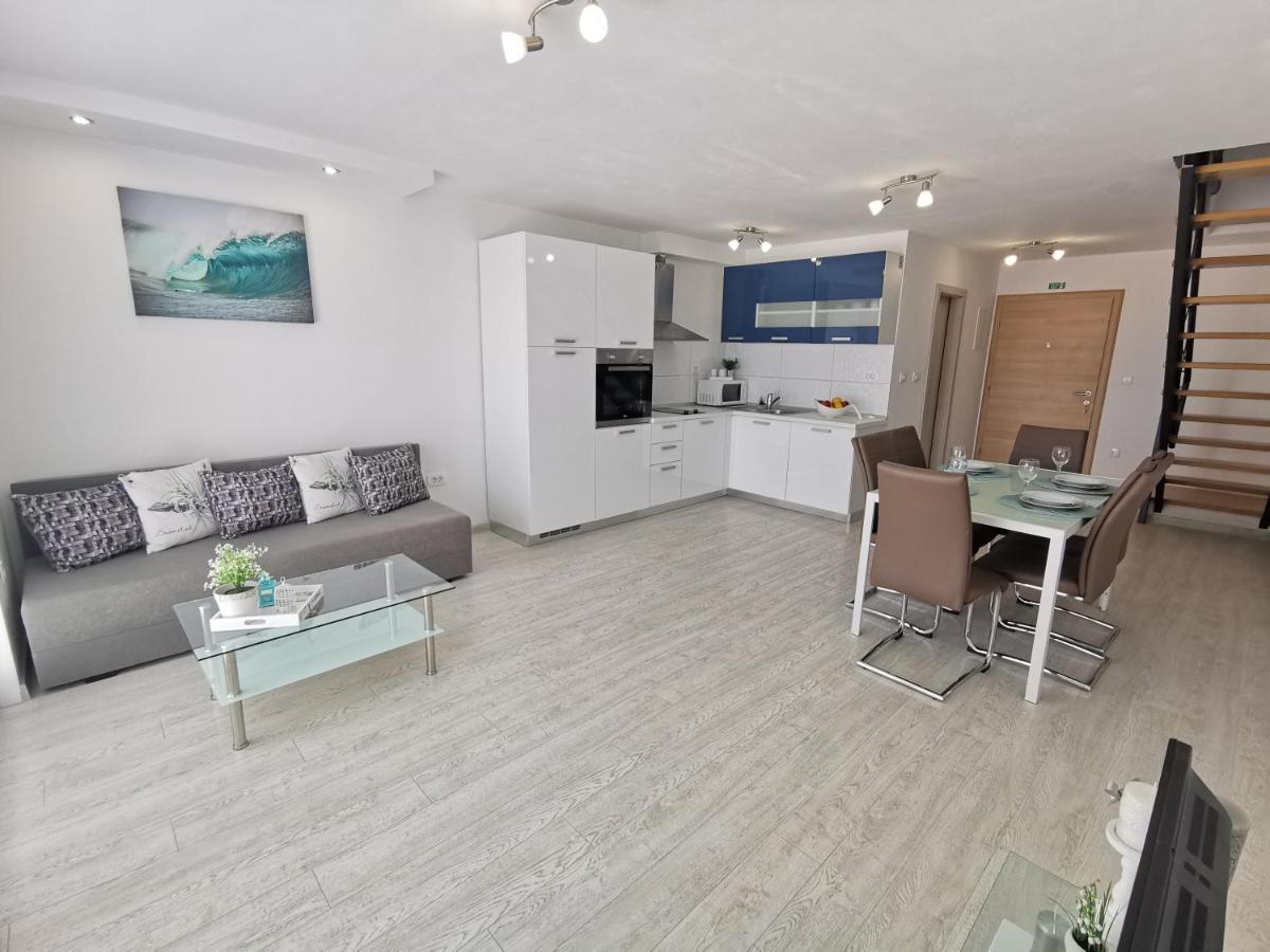 Apartments Rita Nemira Omis Exterior photo